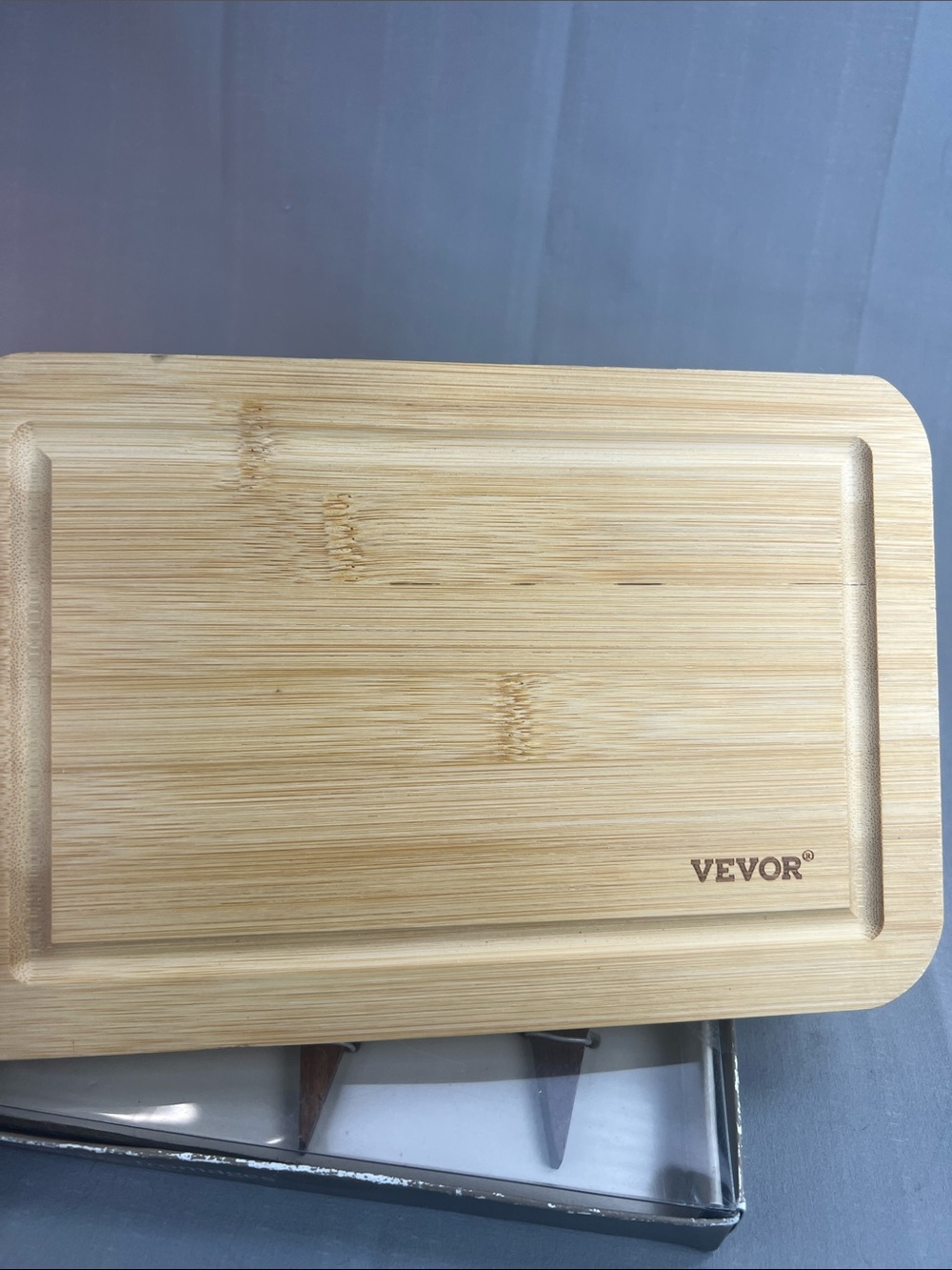 Cheese knives, cheese markers, and board - Picture 4 of 4